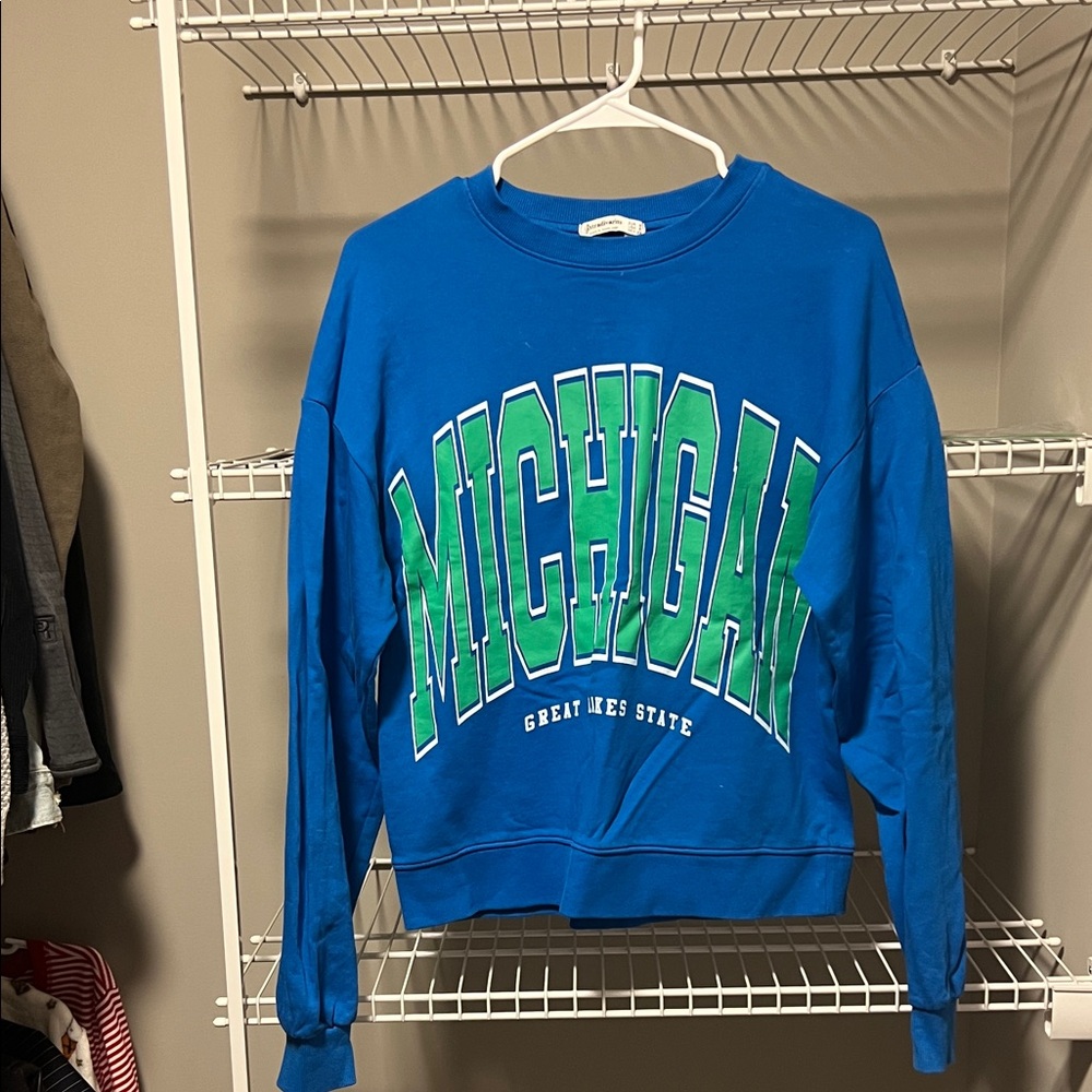 Stradivarius Vibrant Blue Top - Size Small